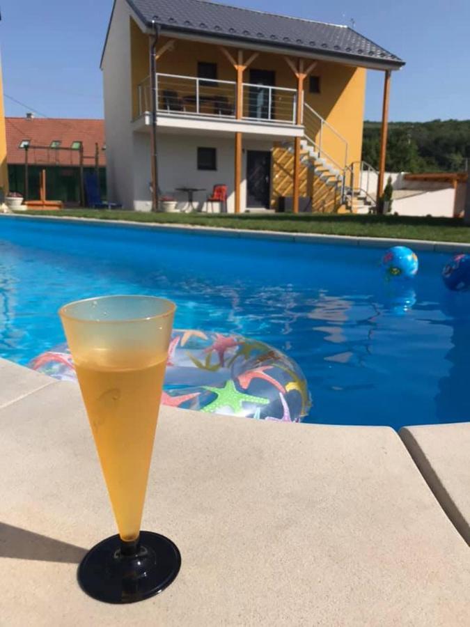 Apartmany Milovice Milovice  エクステリア 写真